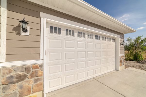 Cost of Garage Lifting in Lutz